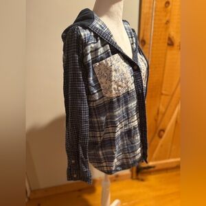 American Eagle Women’s Mixed White and Blue Plaid Flannel Hoodie, M